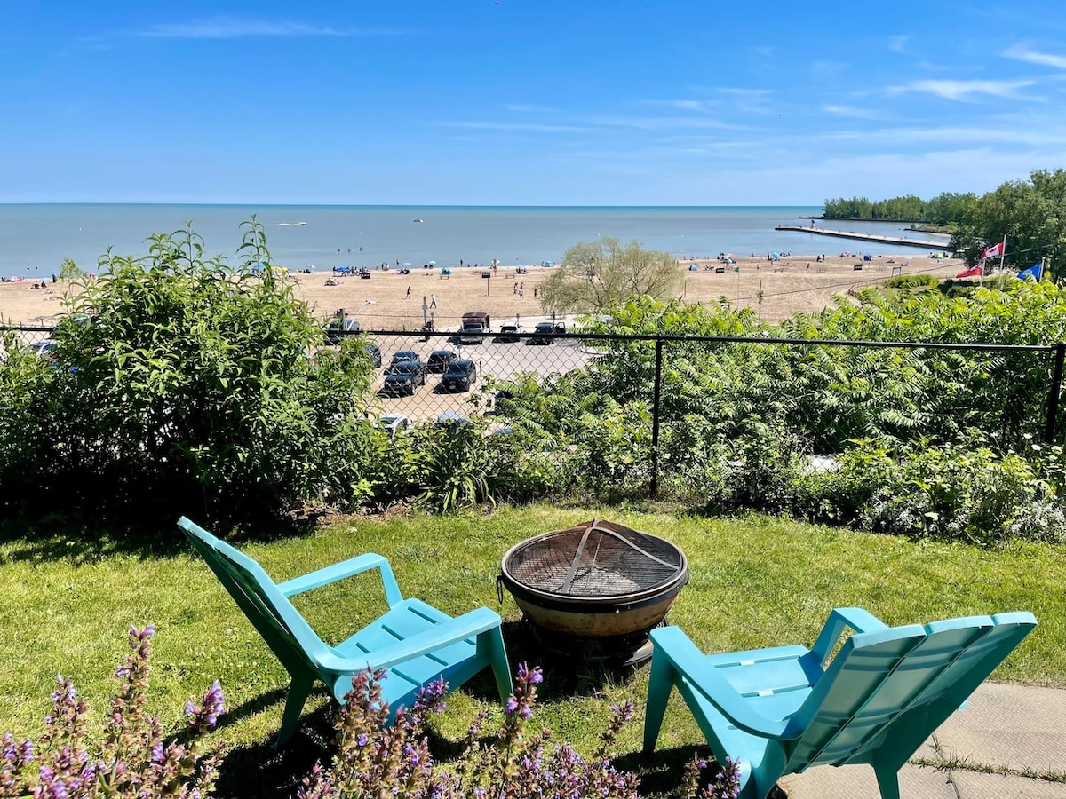 Port Burwell, Canada home: Peaceful Cottage on Lake Erie with Stunning Views!