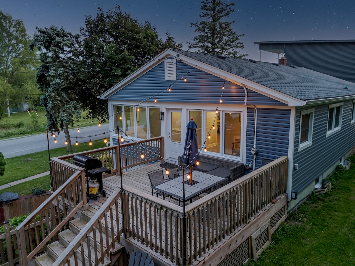 Niagara Falls, Ontario home: River View Escape | Water Access, Dock, Fire Pit