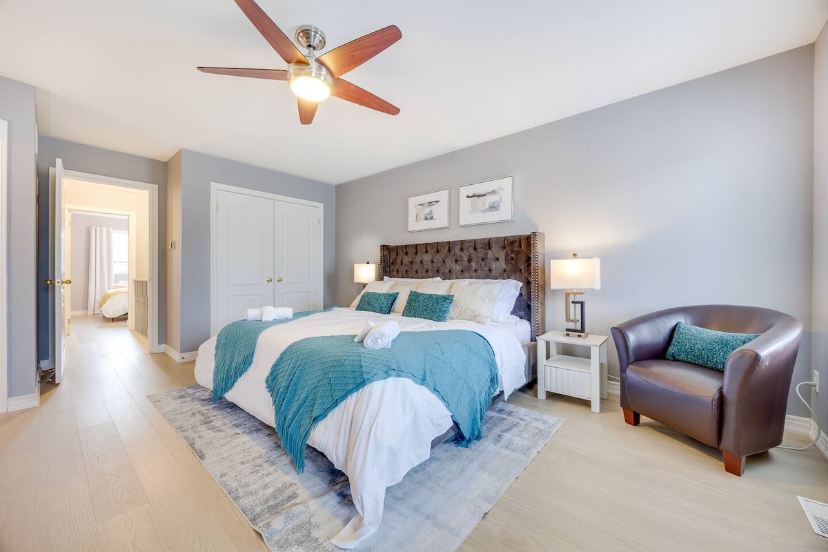Hamilton, Ontario Modern Family Home vacation rental
