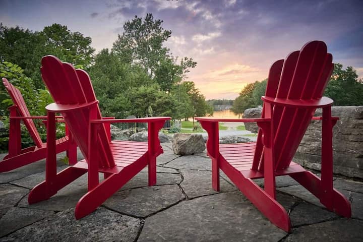 Waterways Resort 'Hudson Lodge' Family Getaway