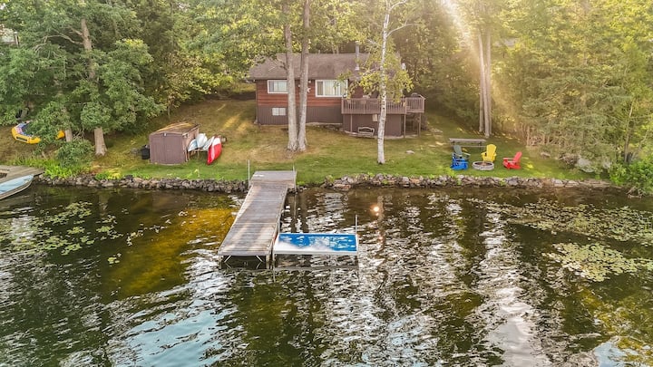 Family Lakefront Cottage w/ Dock, Fire Pit, Kayaks