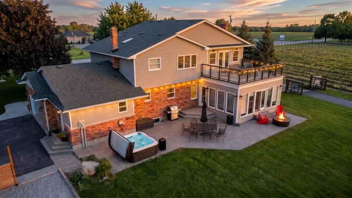 South Shore Retreat: 3BR | Hot Tub | Balcony Views