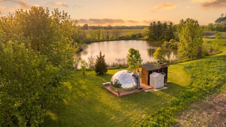 Twin Ponds Glamping Escape In Niagara Wine Region in St. Catharines, Ontario